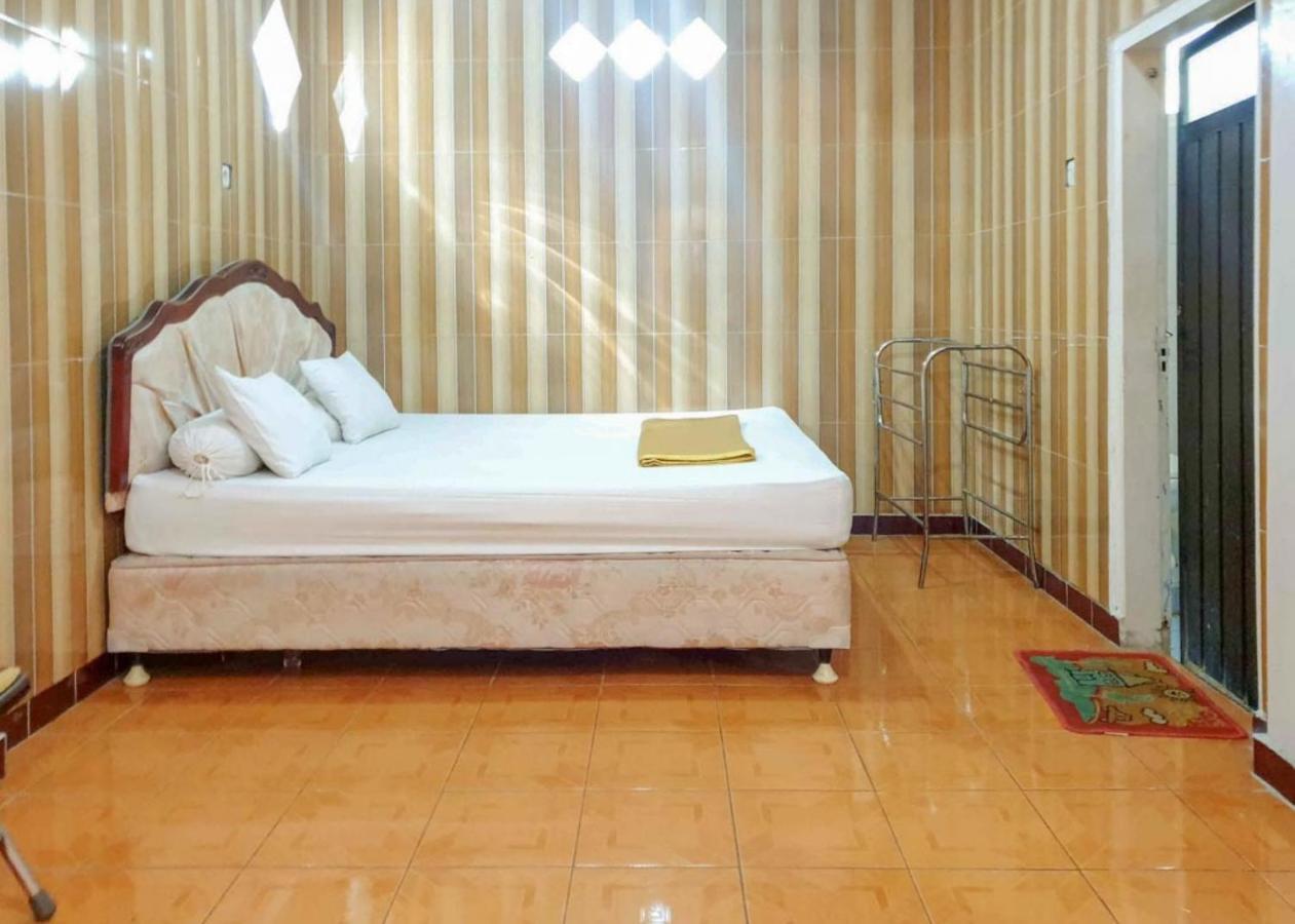 Hotel Mario Pulana Bone Watampone Exterior photo